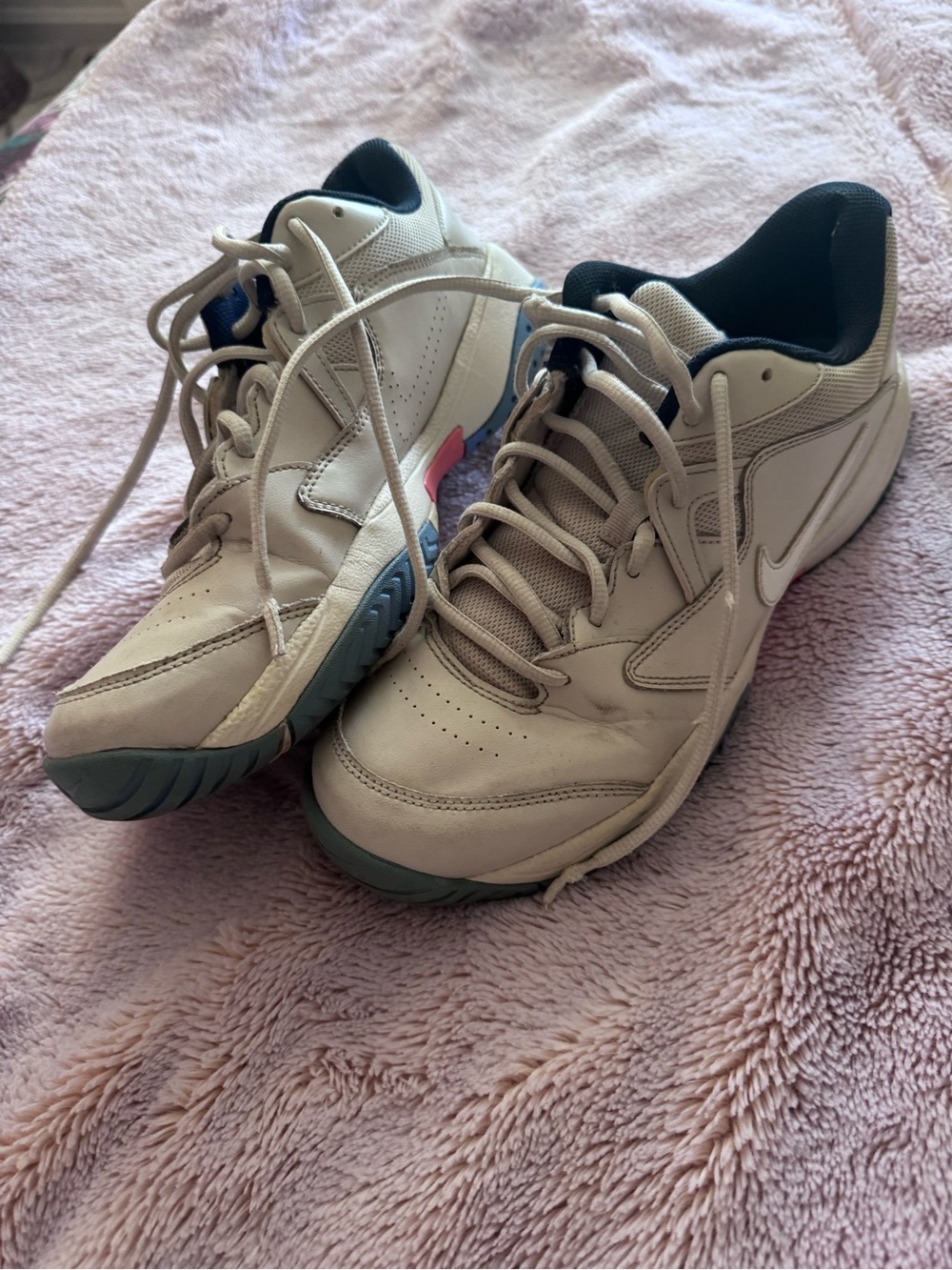 Nike Tennis Court Lite Sneakers